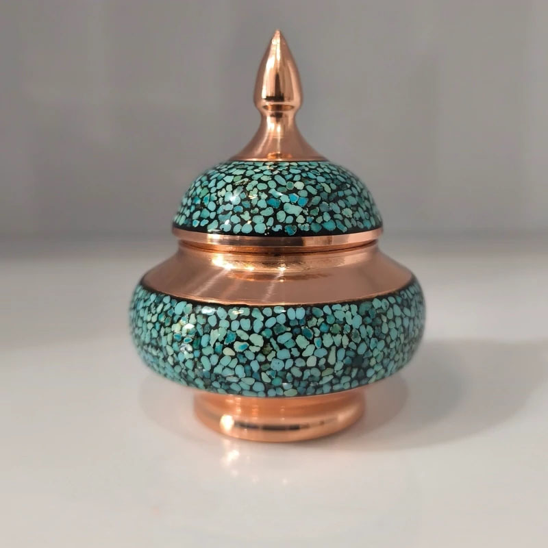 قندان مسی فیروزه کوبی شده (ارتفاع 10 سانتی متر)